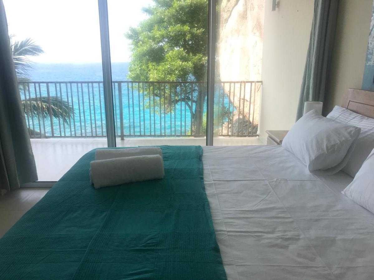 Maka Bay Self Catering Apartment วิกตอเรีย ภายนอก รูปภาพ