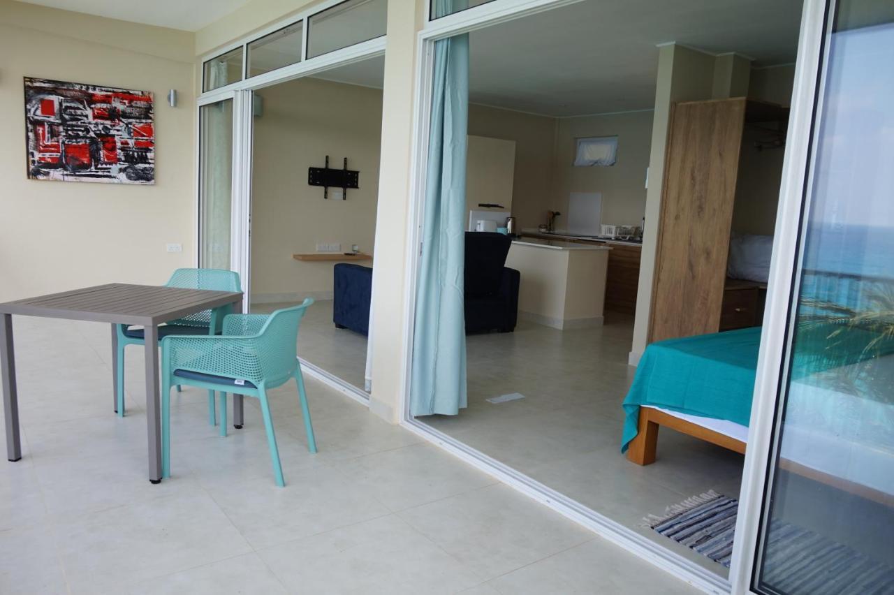 Maka Bay Self Catering Apartment วิกตอเรีย ภายนอก รูปภาพ