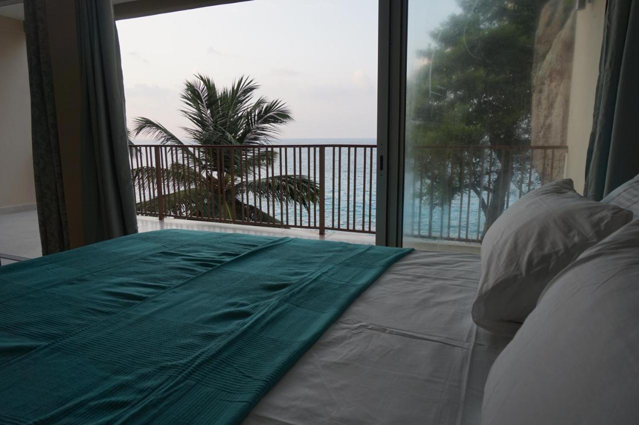 Maka Bay Self Catering Apartment วิกตอเรีย ภายนอก รูปภาพ