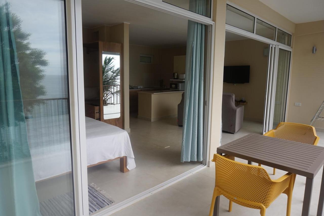 Maka Bay Self Catering Apartment วิกตอเรีย ภายนอก รูปภาพ