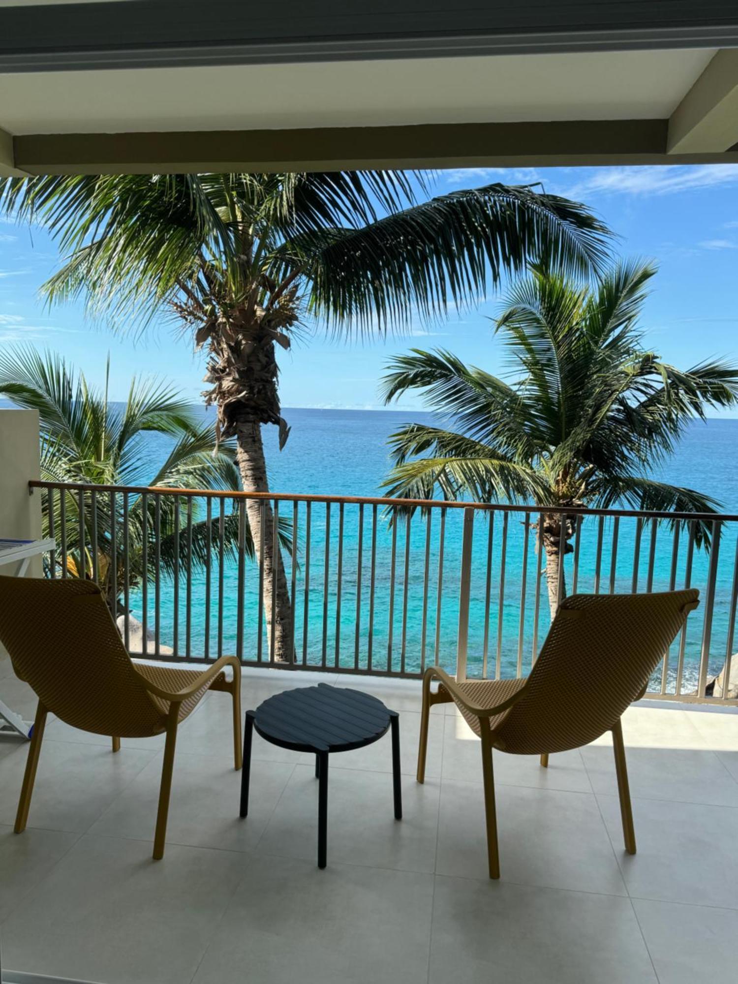 Maka Bay Self Catering Apartment วิกตอเรีย ภายนอก รูปภาพ