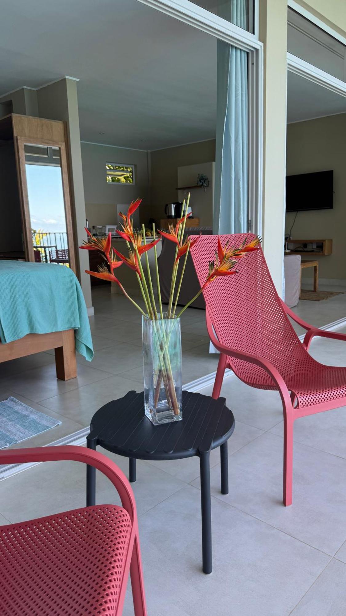 Maka Bay Self Catering Apartment วิกตอเรีย ภายนอก รูปภาพ