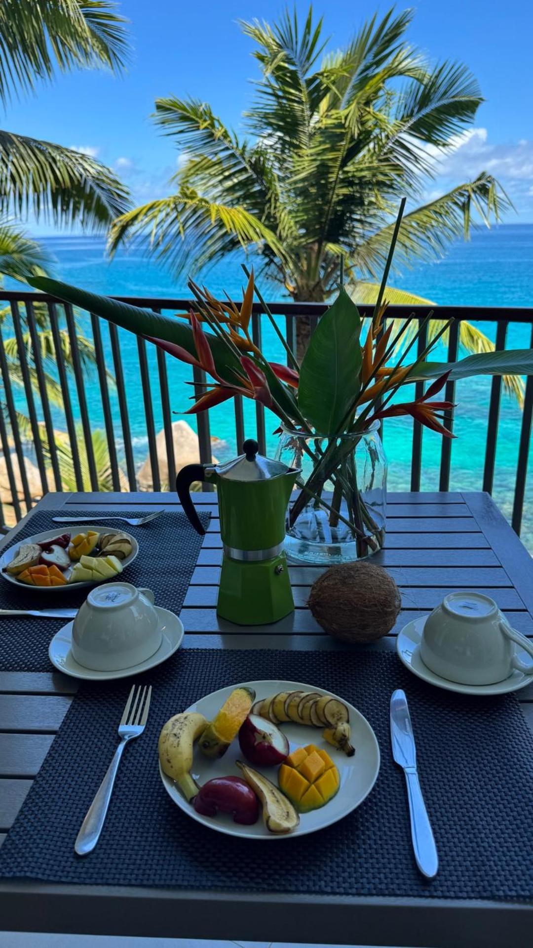 Maka Bay Self Catering Apartment วิกตอเรีย ภายนอก รูปภาพ